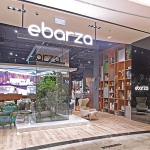 "إيبارزا" تفتتح أول متجر غير إلكتروني  