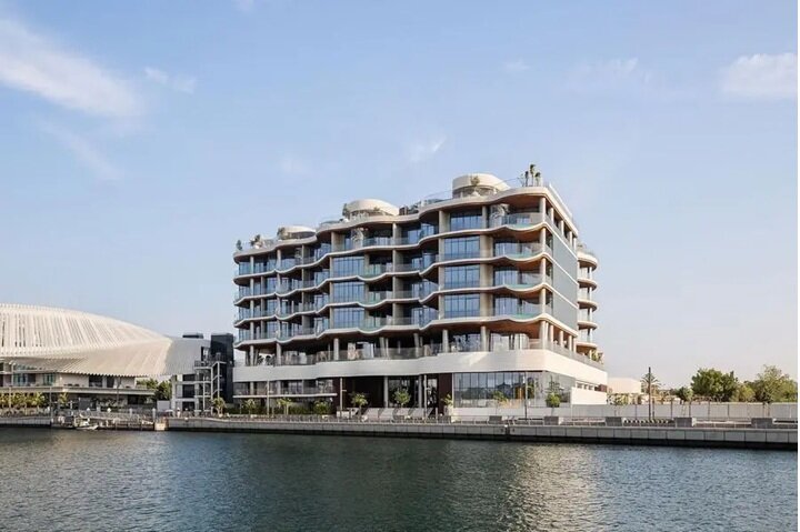 من دون عنوان.jpg