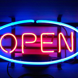 Zákazník následuje neon