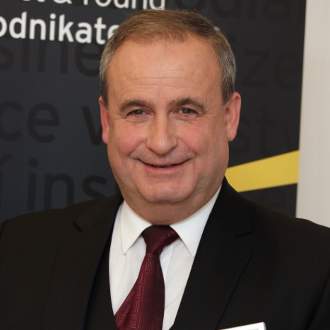 Nedůvěru musíme překonat