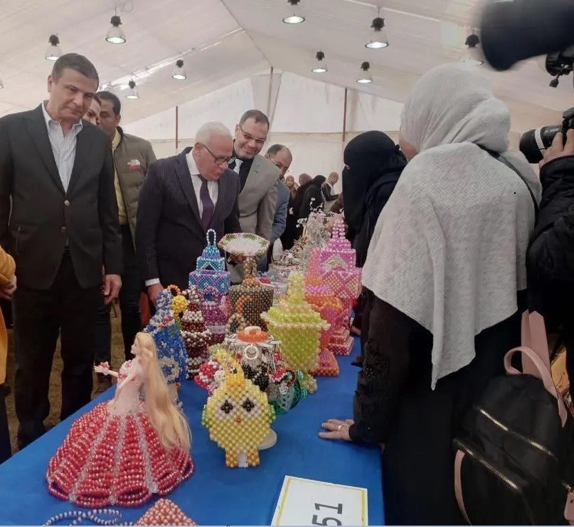 من الافتتاح