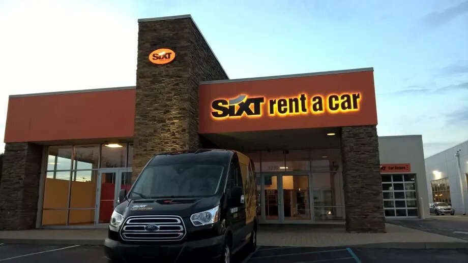Sixt-Indianapolis-Night_1776037569580_mcs3qy.jpg