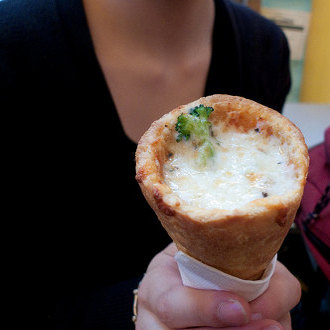 Jönnek a tölcséres pizzák