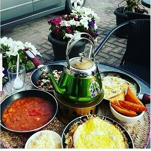 "حليب وهيل"... الطعام بشكل عصري وجذاب