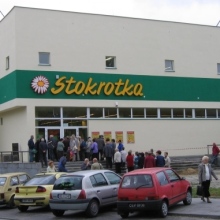 W Emperii przybywa Stokrotek