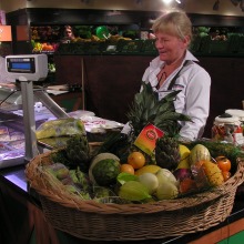 Groszek stawia na północ, Stokrotka - na centra handlowe