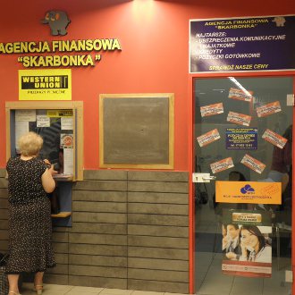 Punkty kasowe przetrwały napór konkurencji