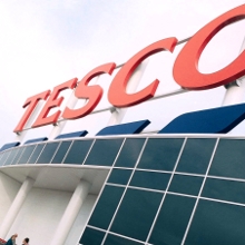 Tesco wykupuje sieci convenience