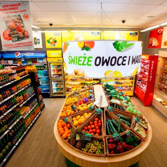 Małpka i Merlin nakręcają się