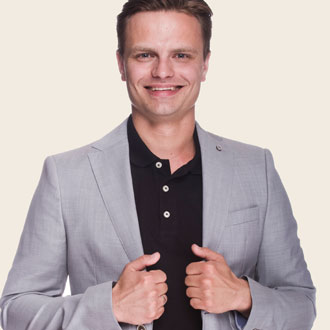 Marcin Hakiel: roztańczony biznesmen