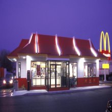 McDonald’s przyciąga młodych