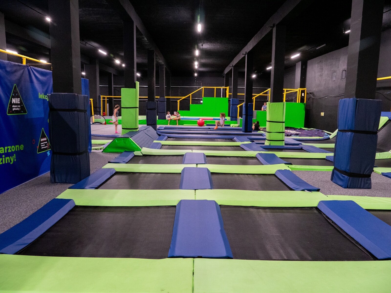 TrampolinyKonin.jpg