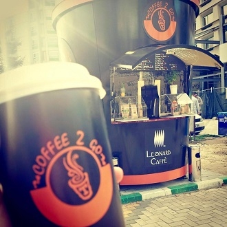 Cafeaua „din mers”, de la modă la obicei