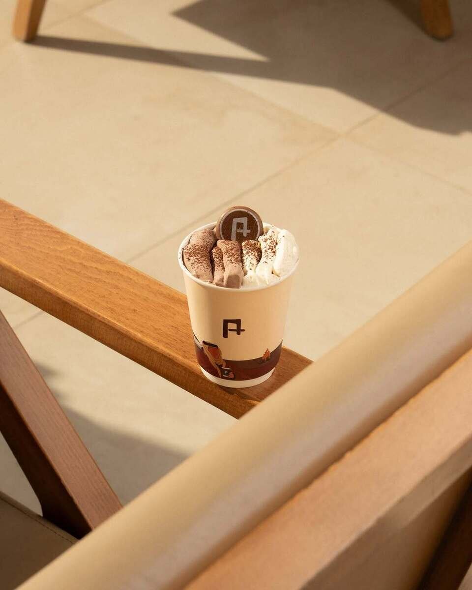 هوت تشوكليت شتوي ☕️❄️كريمي، دافي، ومتوازن بكل رشفة.jpg