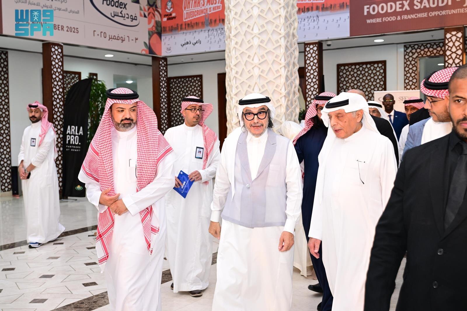 من الافتتاح