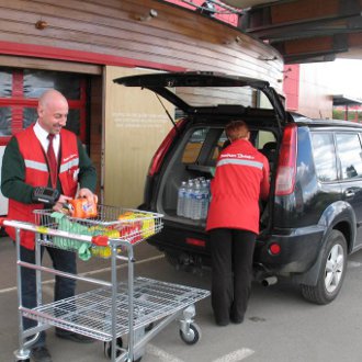 Auchan: гіпермаркет, що кредитує